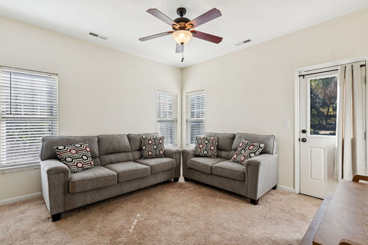 101 Angel Oaks Court Photo 10