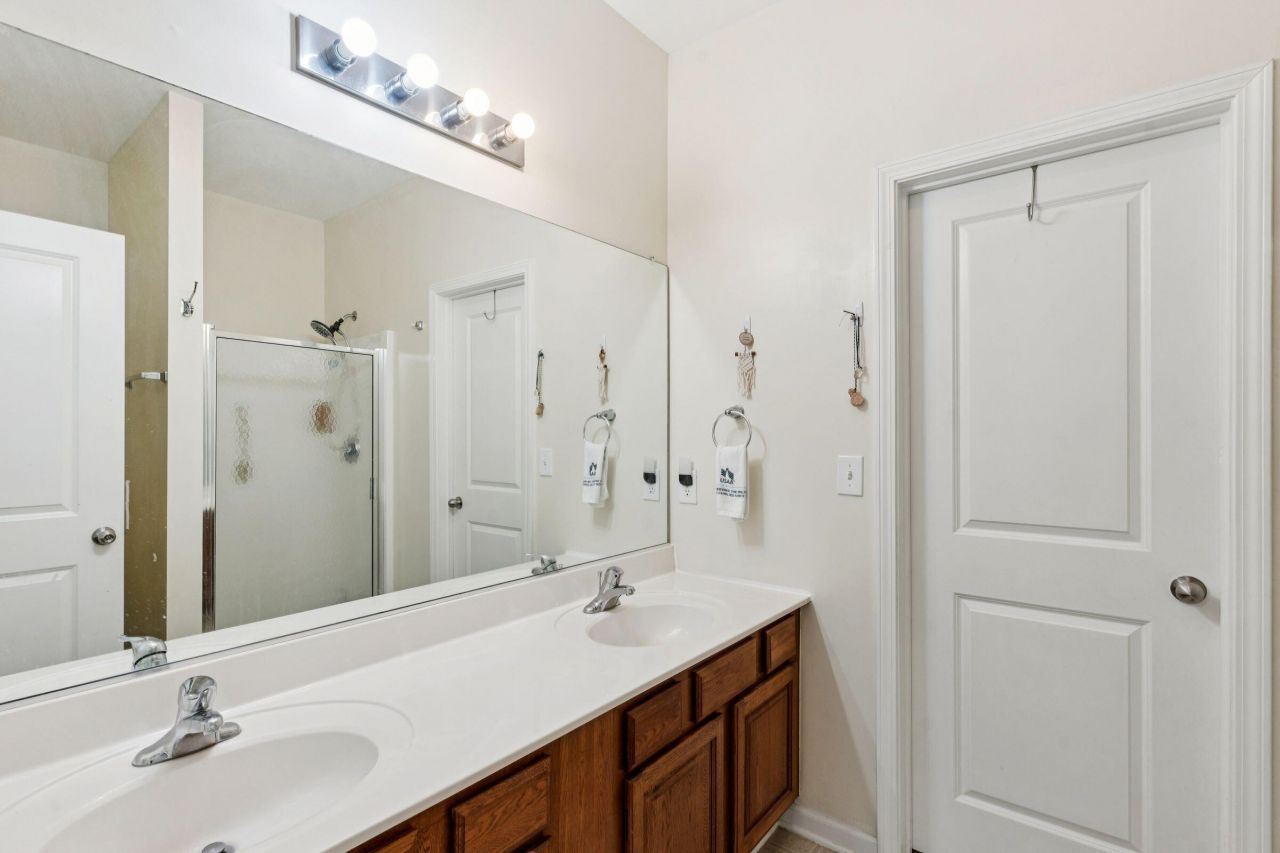 101 Angel Oaks Court Photo 24