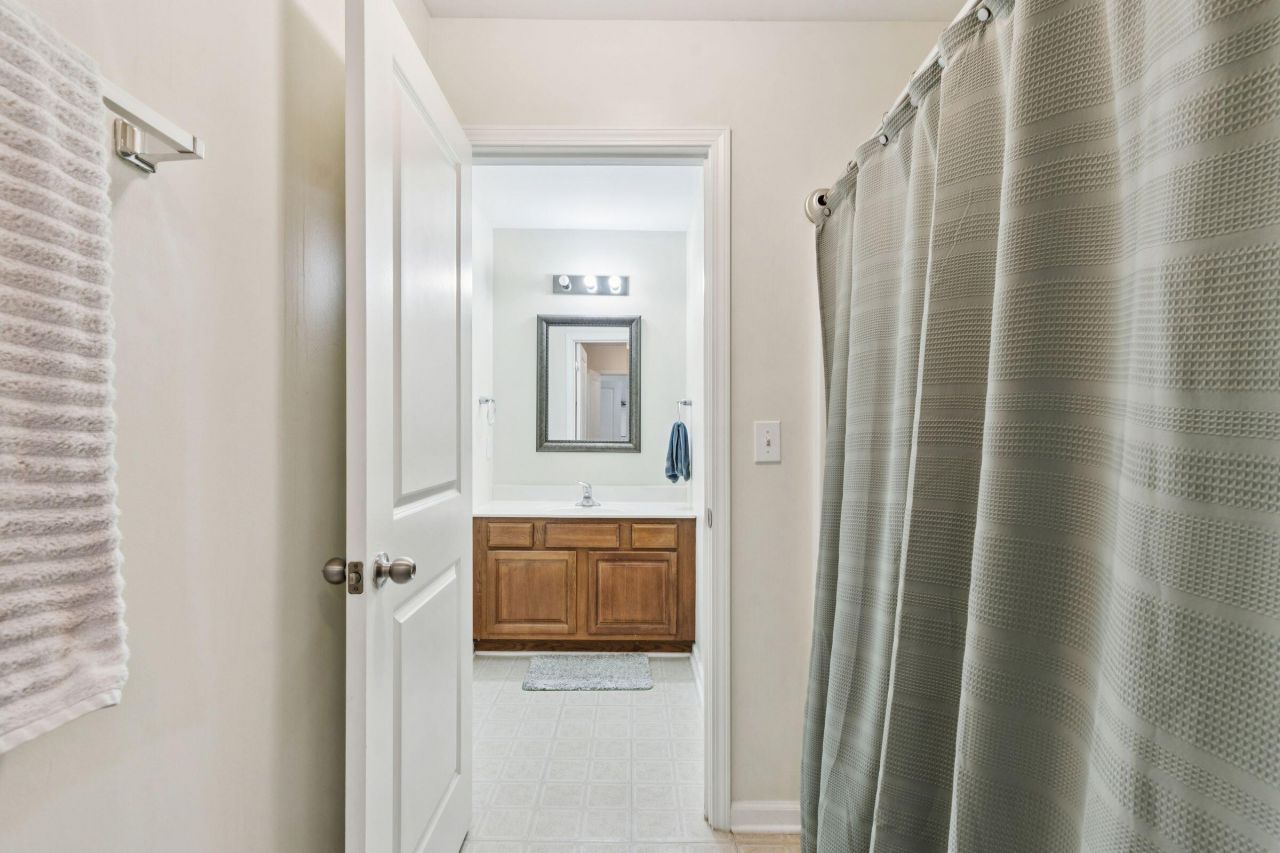 101 Angel Oaks Court Photo 32