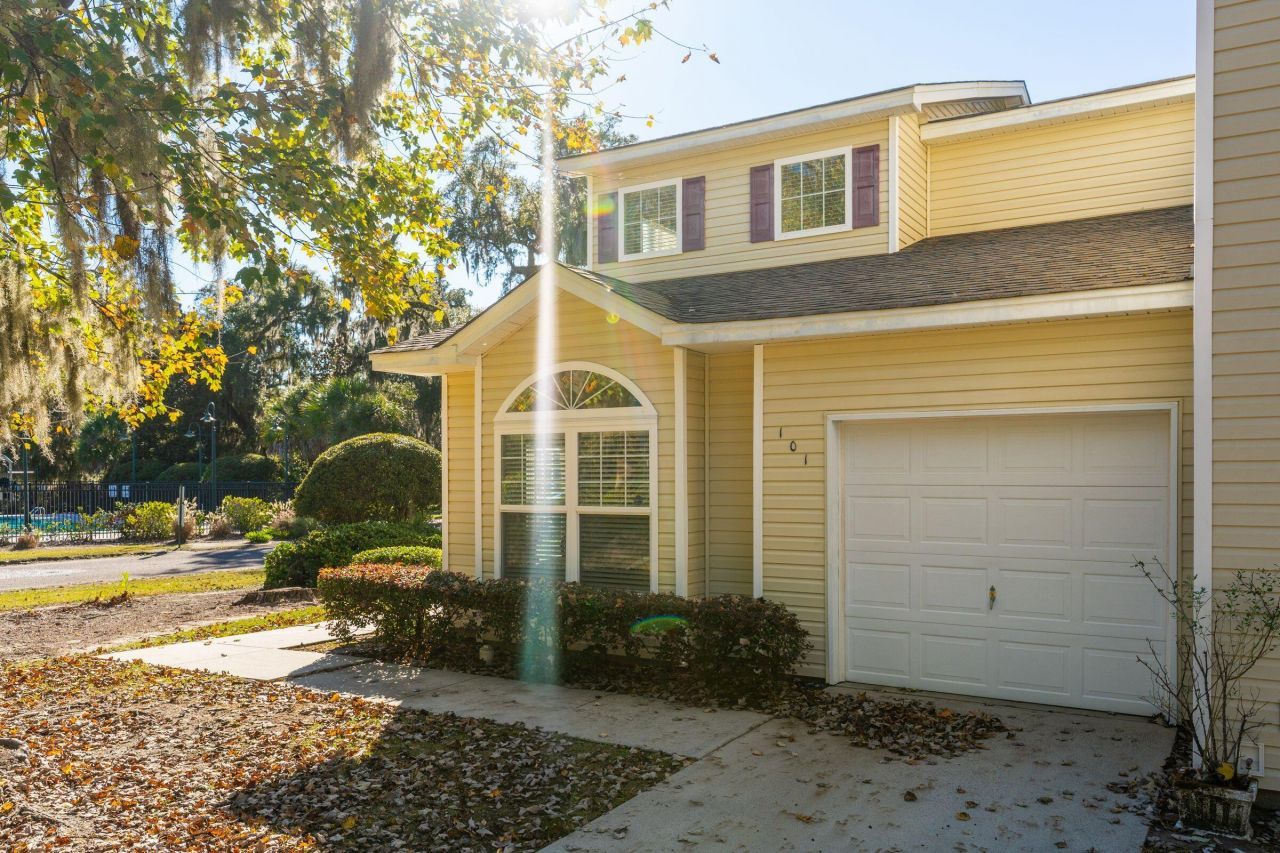 101 Angel Oaks Court Photo 4