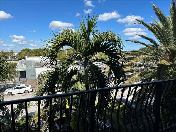 110 SE 2nd St, Unit 200, Hallandale Beach, FL 33009