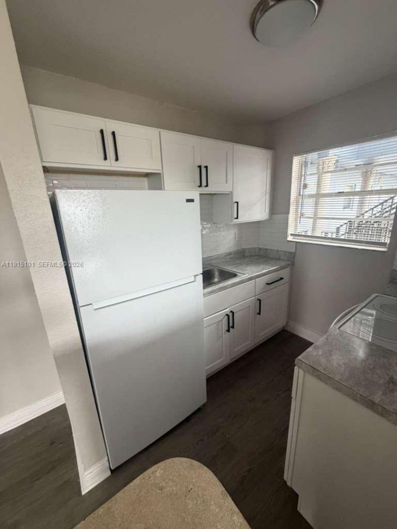 110 SE 2nd St, Unit 200, Hallandale Beach, FL 33009 Photo