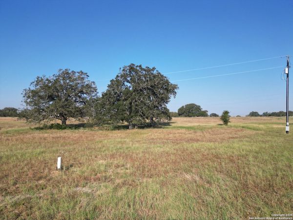 439 Arrow, Luling, TX 78648