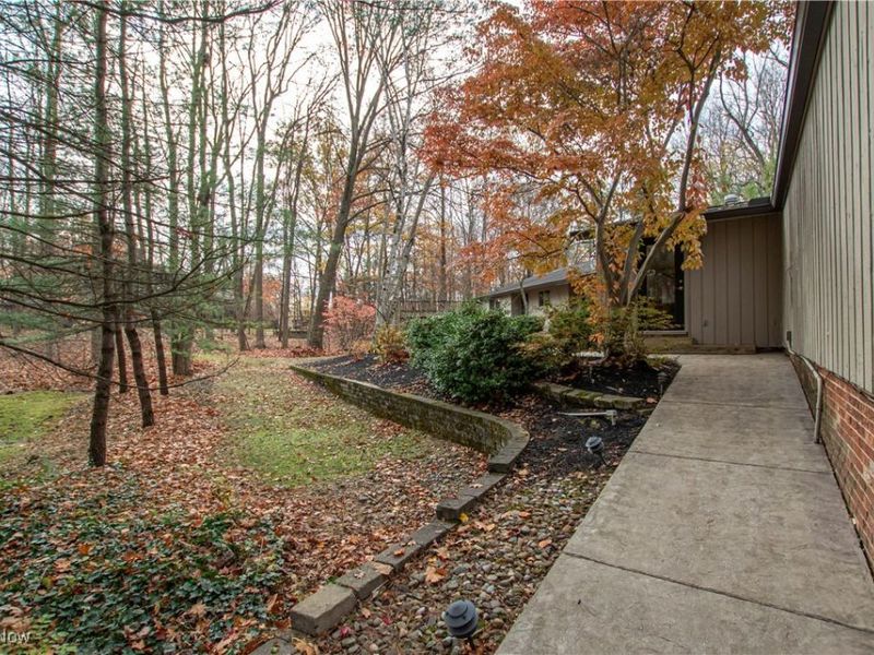 711 Cross Creek Oval, Aurora, OH 44202 Photo 10