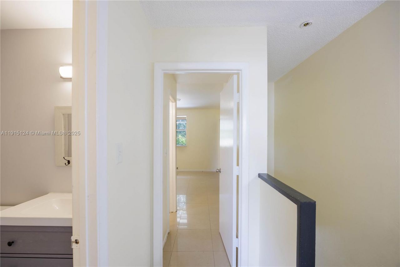 8325 Fairway Rd, Unit n/a, Sunrise, FL 33351 Photo