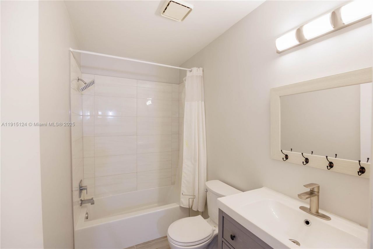 8325 Fairway Rd, Unit n/a, Sunrise, FL 33351 Photo