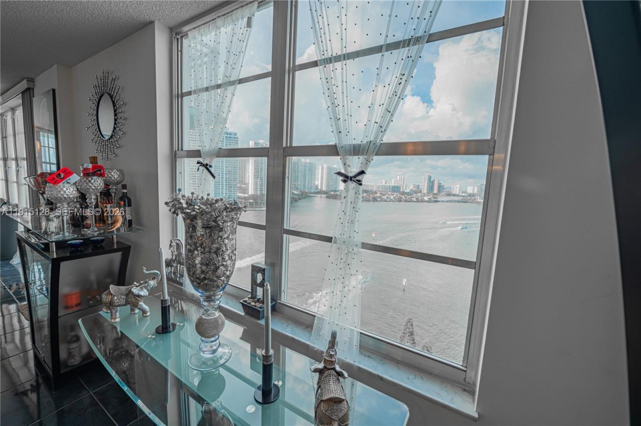 301 174th St, Unit 1503, Sunny Isles Beach, FL 33160 Photo