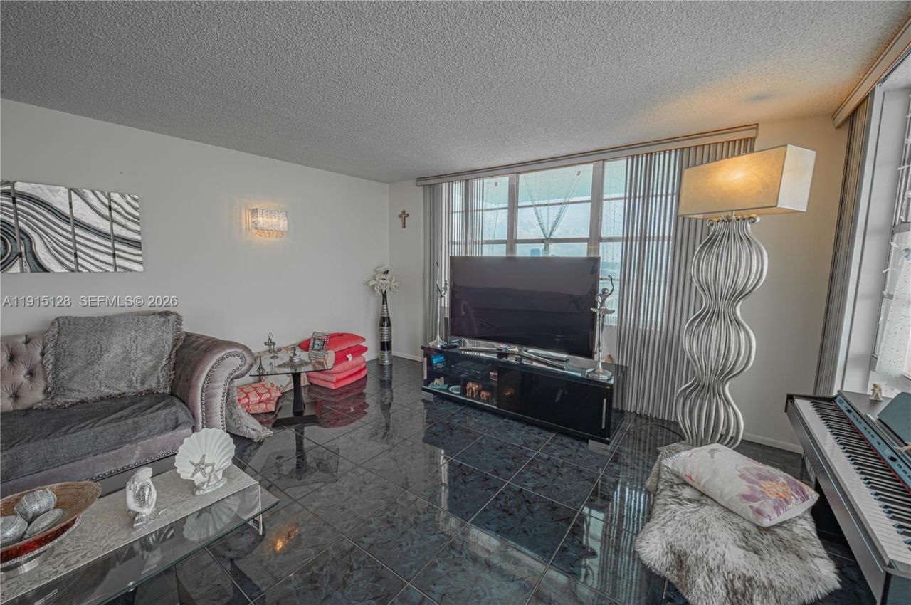 301 174th St, Unit 1503, Sunny Isles Beach, FL 33160 Photo