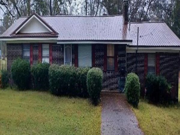 72 T J Verdell Street, Macon, MS 39341