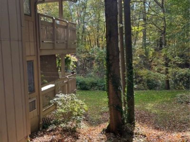 652 Meredith Lane, Cuyahoga Falls, OH 44223 Photo 3