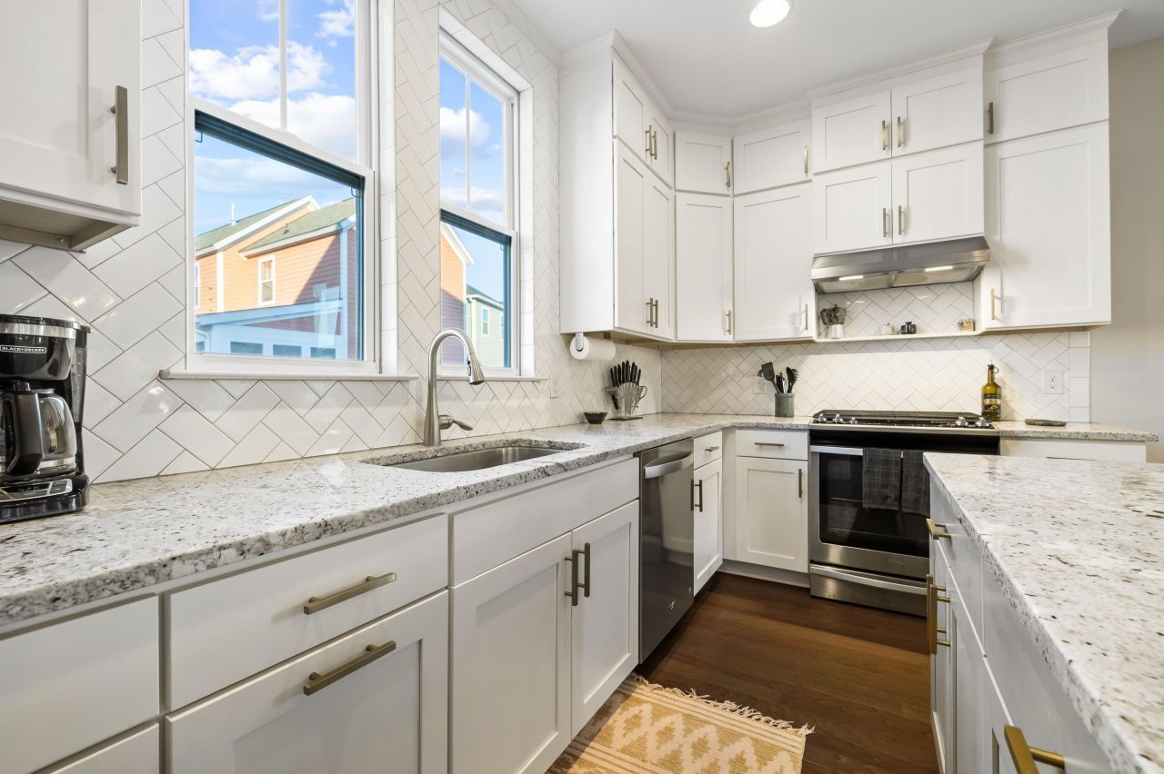 4415 Social Alley Photo 16