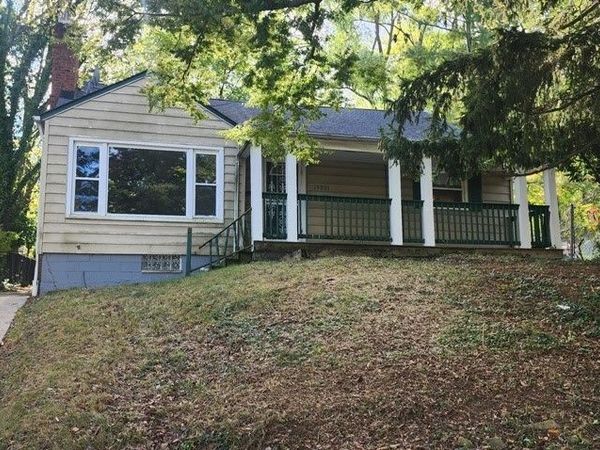 19201 Genesee Road, Euclid, OH 44117