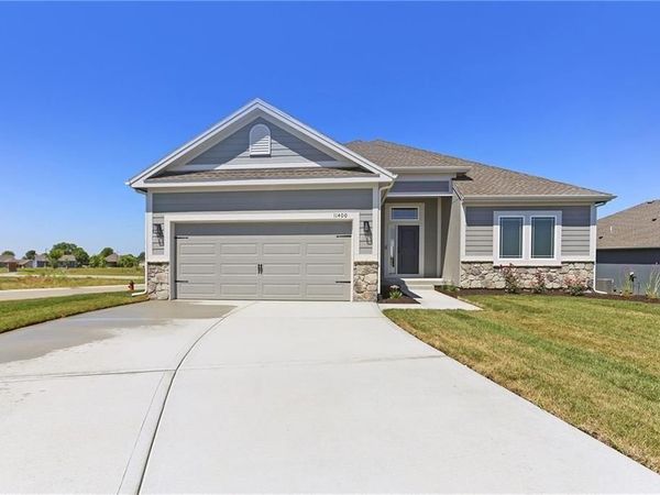 11436 N Auburndale Circle, Kansas City, MO 64157