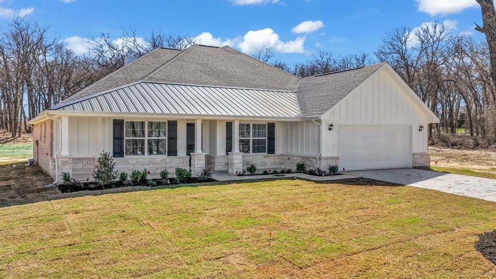 139 Sedona Creek Court, Poolville, TX 76487 Main Photo