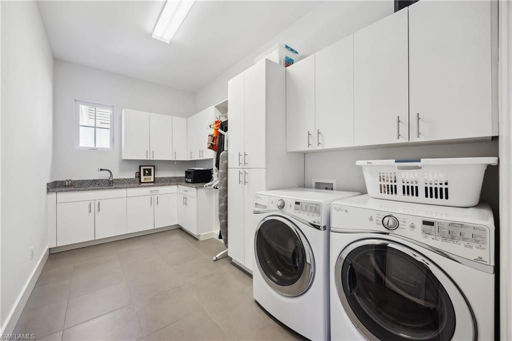 299 Mermaids Bight, Naples, FL 34103 Photo