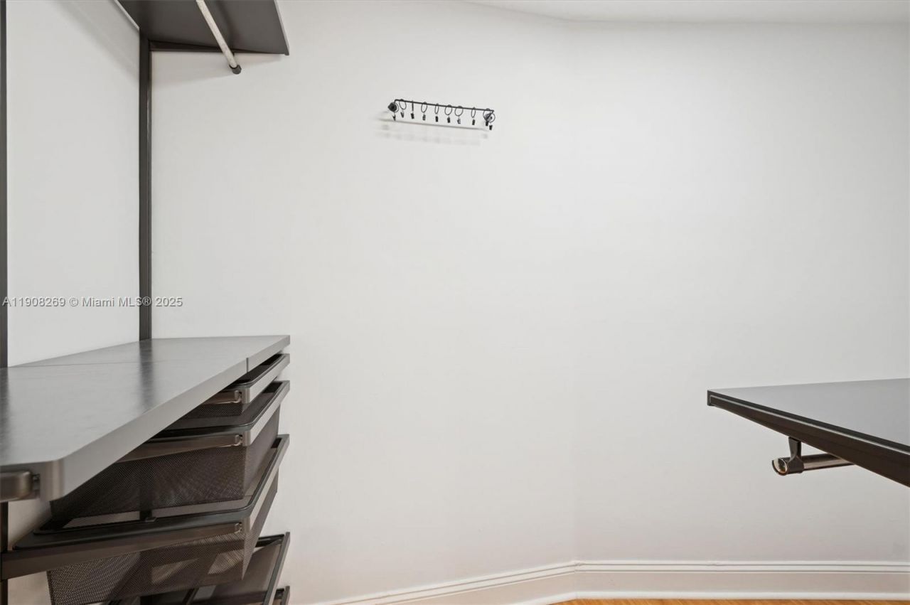 717 Crandon Blvd, Unit 507, Key Biscayne, FL 33149 Photo