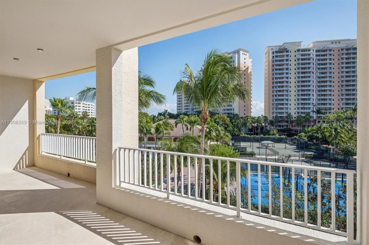 717 Crandon Blvd, Unit 507, Key Biscayne, FL 33149 Photo