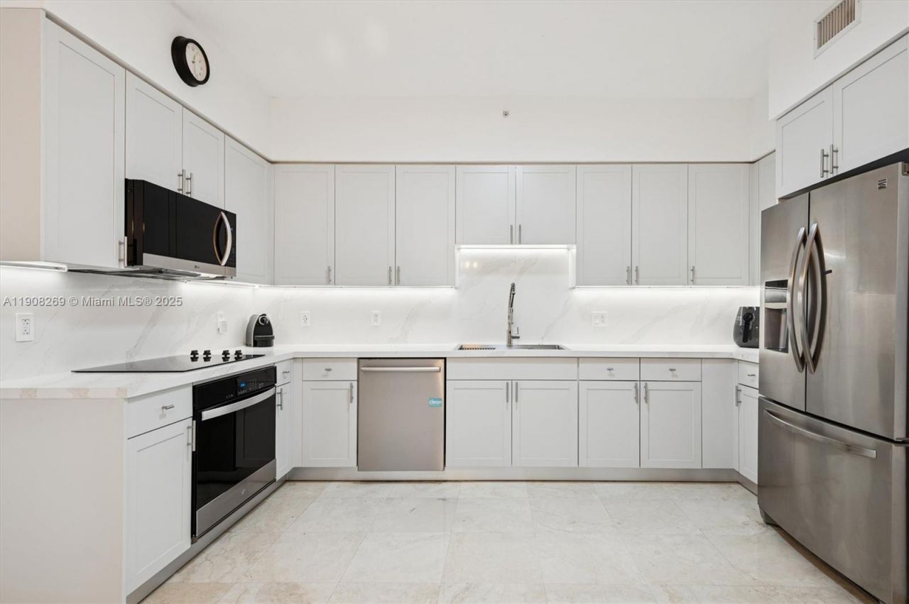 717 Crandon Blvd, Unit 507, Key Biscayne, FL 33149 Photo