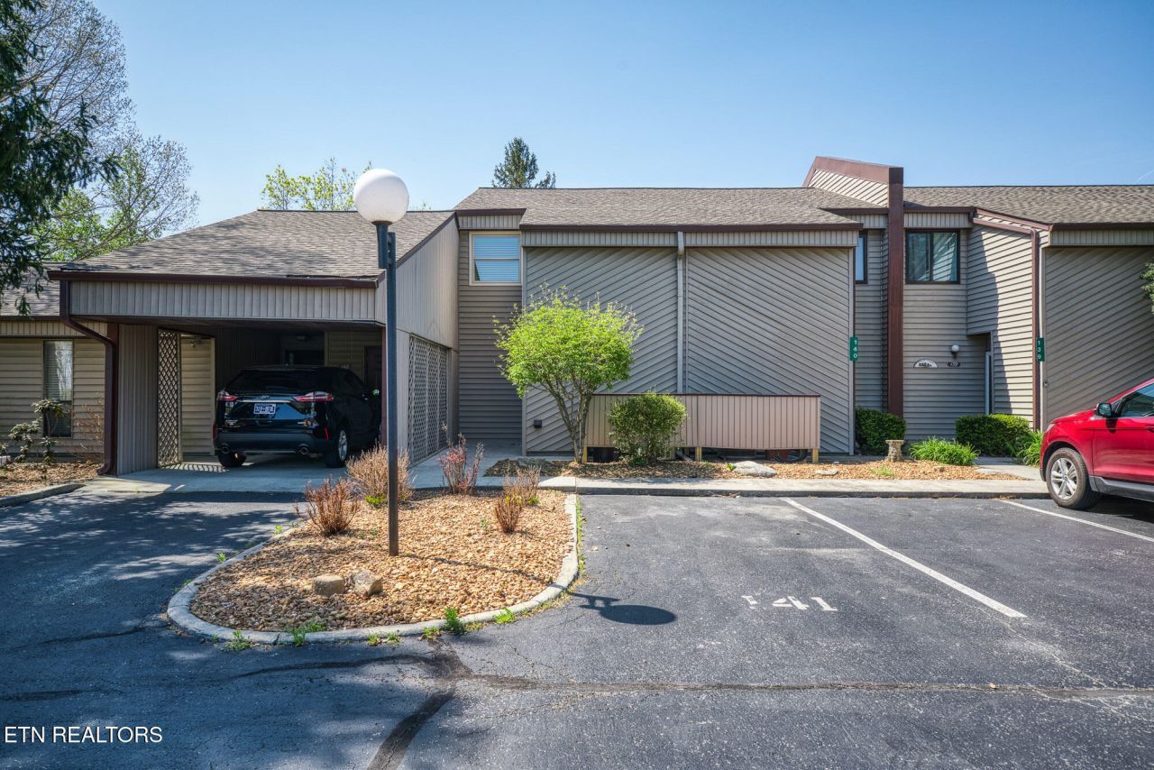 7 Lakeshore Circle, Crossville, TN 38558 Main Photo