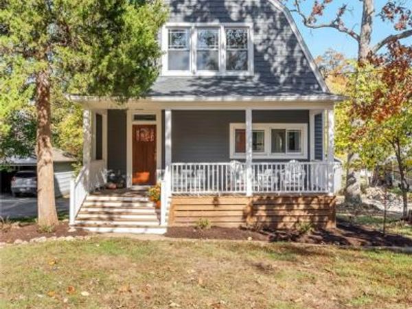 633 N Forest Avenue, Webster Groves, MO 63119
