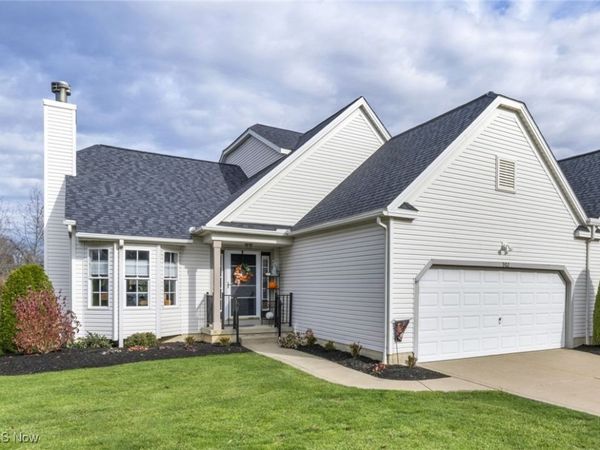 902 Devonwood Drive, Wadsworth, OH 44281