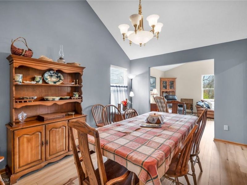 902 Devonwood Drive, Wadsworth, OH 44281 Photo 10