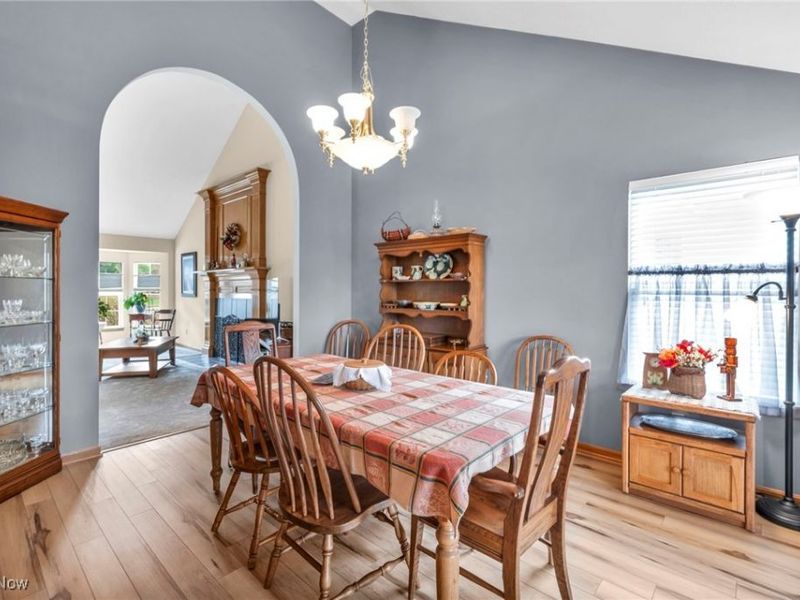 902 Devonwood Drive, Wadsworth, OH 44281 Photo 11