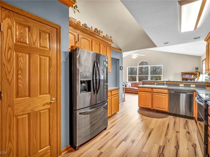 902 Devonwood Drive, Wadsworth, OH 44281 Photo 16