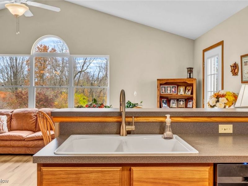 902 Devonwood Drive, Wadsworth, OH 44281 Photo 18