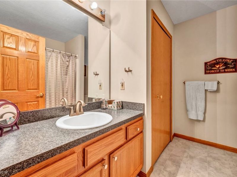 902 Devonwood Drive, Wadsworth, OH 44281 Photo 35