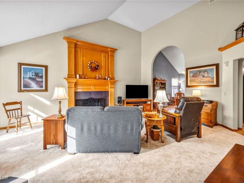 902 Devonwood Drive, Wadsworth, OH 44281 Photo 4