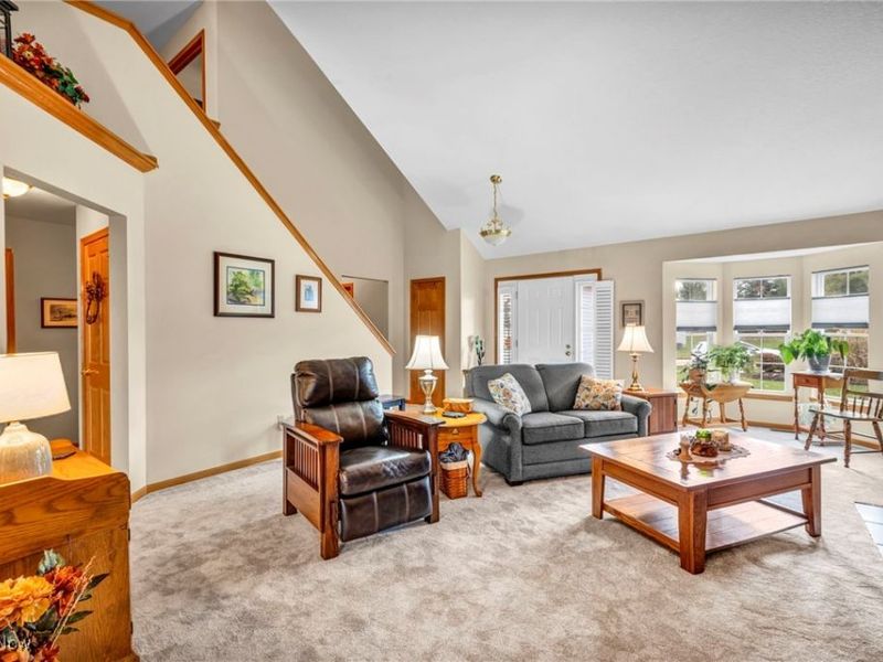 902 Devonwood Drive, Wadsworth, OH 44281 Photo 6