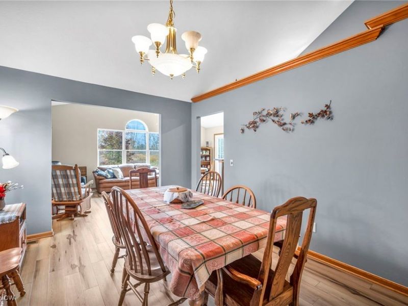 902 Devonwood Drive, Wadsworth, OH 44281 Photo 9