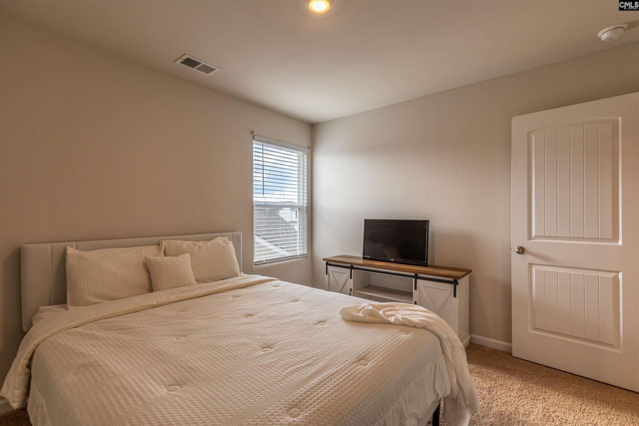 1547 Meditation Lane Photo 27