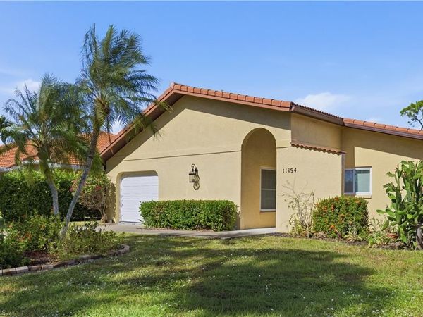 11194 La Coruna LN, BONITA SPRINGS, FL 34135