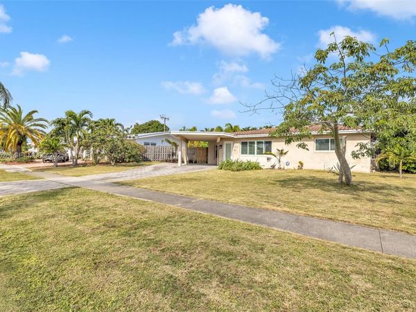 2221 NE 61st Ct, Fort Lauderdale, FL 33308