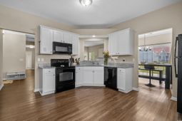 127 Heath Dr. photo 4