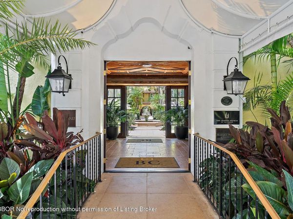 301 Australian Avenue, Unit 301, Palm Beach, FL 33480