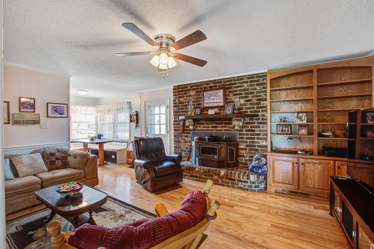 8899 Salamander Road Photo 14