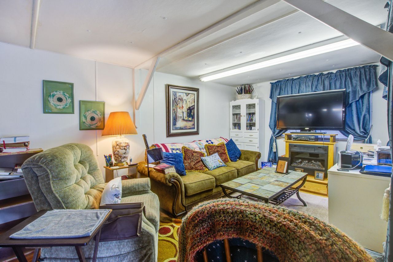 8899 Salamander Road Photo 30