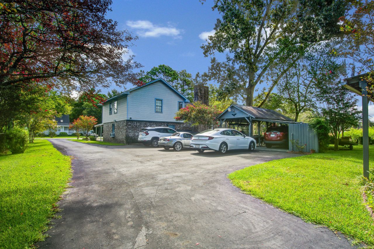 8899 Salamander Road Photo 37