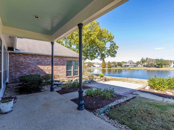 37294 Lakeshore Ave, Prairieville, LA 70769