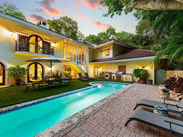 3506 Banyan Cir, Miami, FL 33133