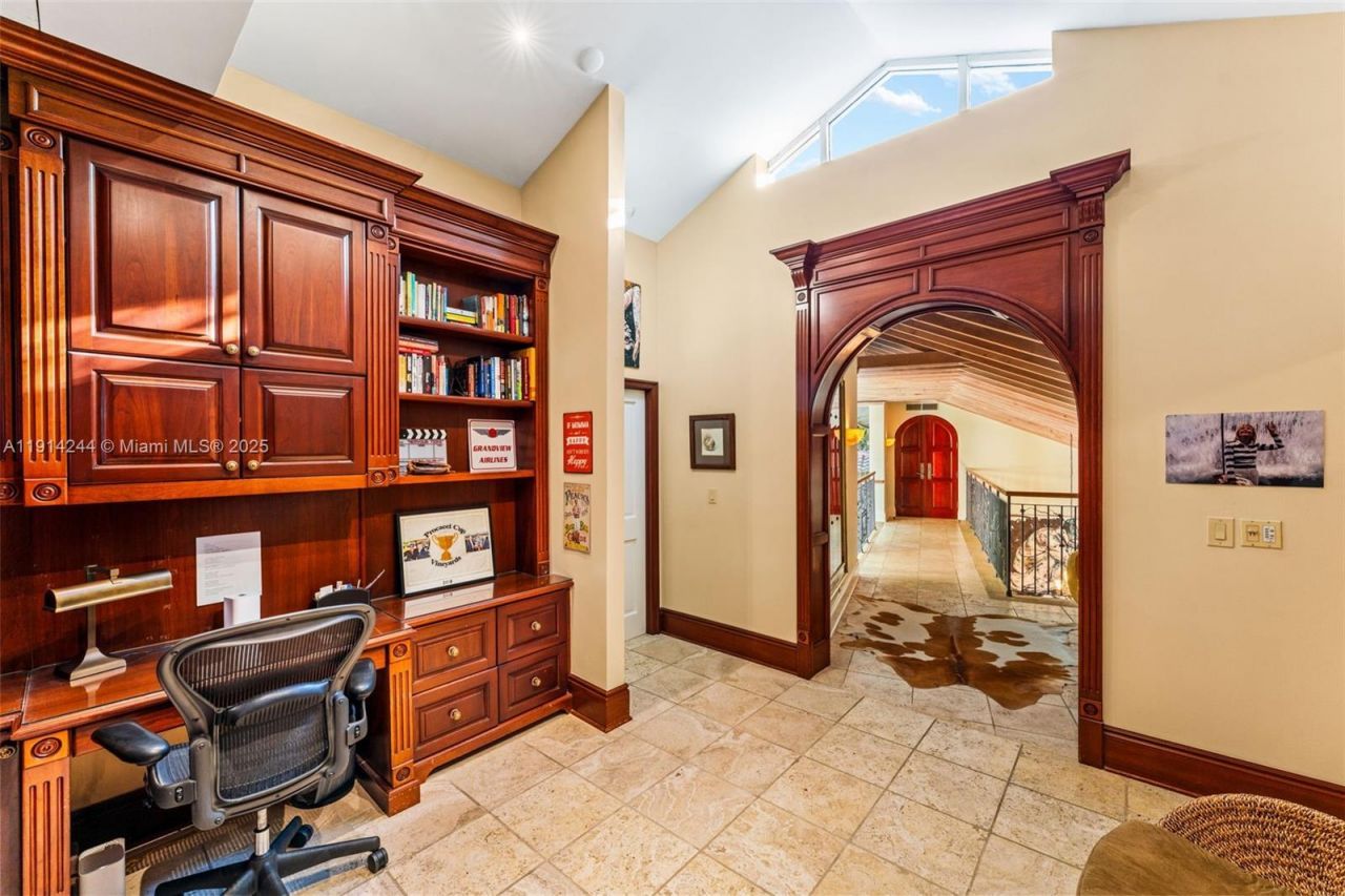 3506 Banyan Cir, Miami, FL 33133 Photo