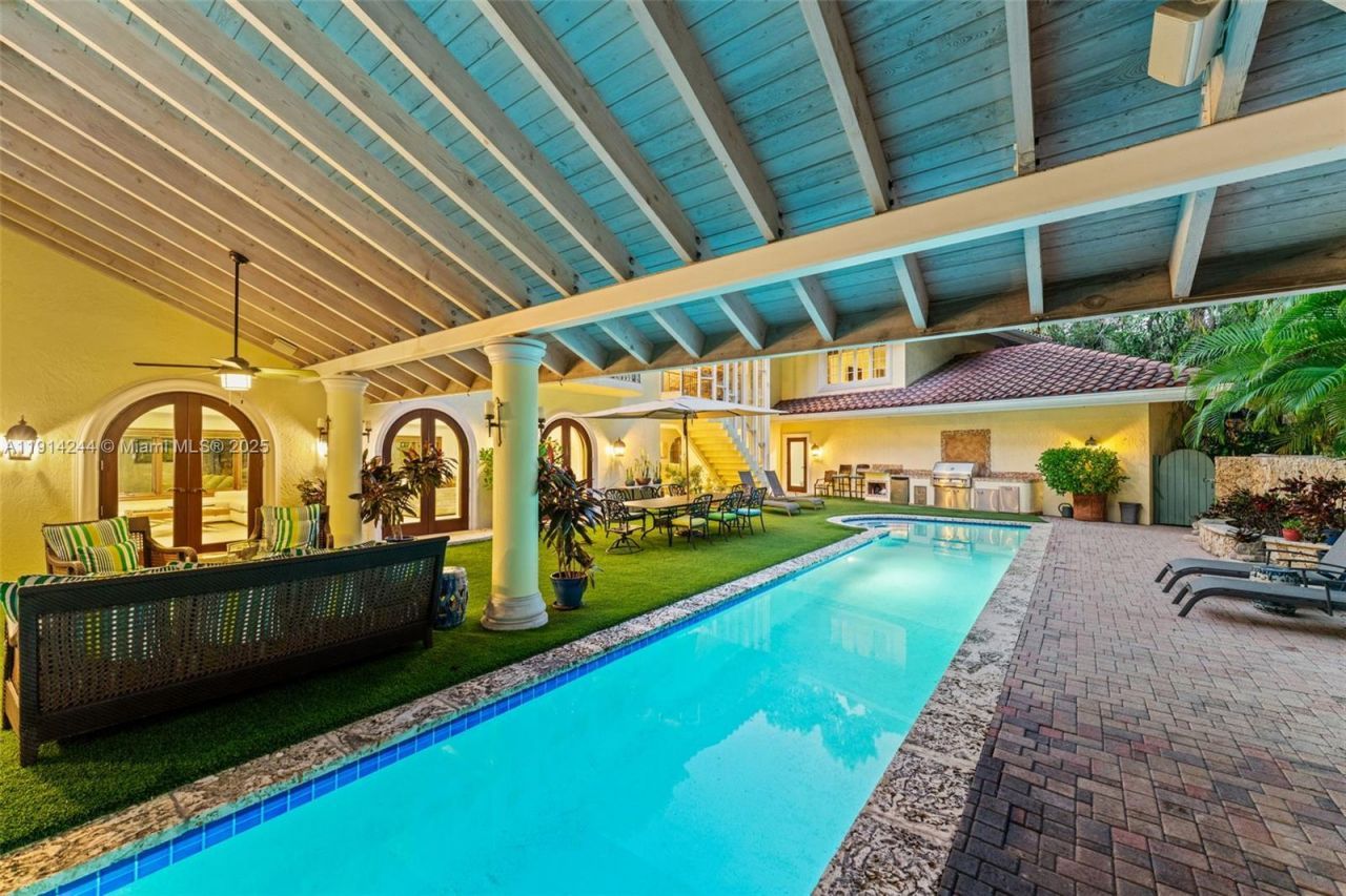 3506 Banyan Cir, Miami, FL 33133 Photo