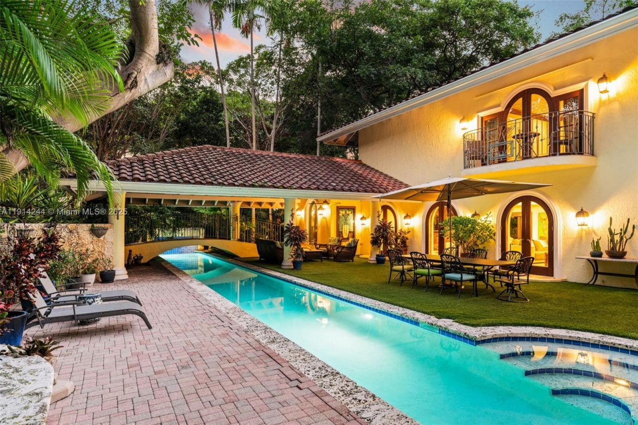 3506 Banyan Cir, Miami, FL 33133 Photo