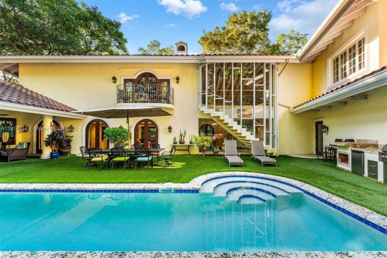 3506 Banyan Cir, Miami, FL 33133 Photo