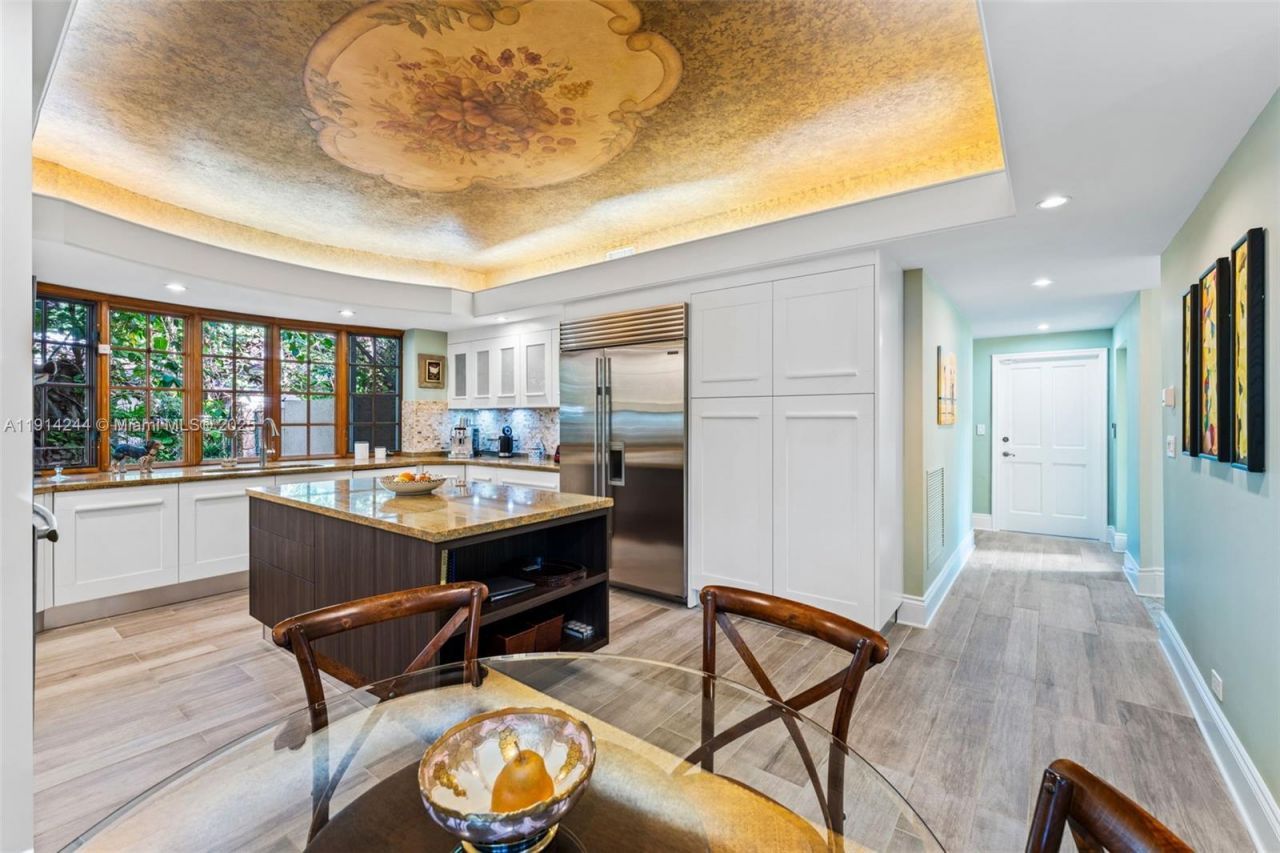 3506 Banyan Cir, Miami, FL 33133 Photo