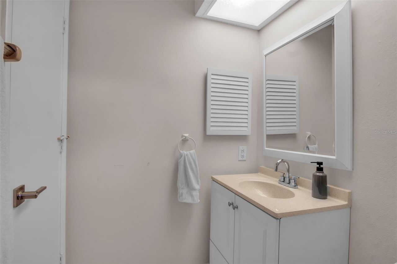 721 N Jefferson Avenue, Unit 721, Sarasota, FL 34237 Photo