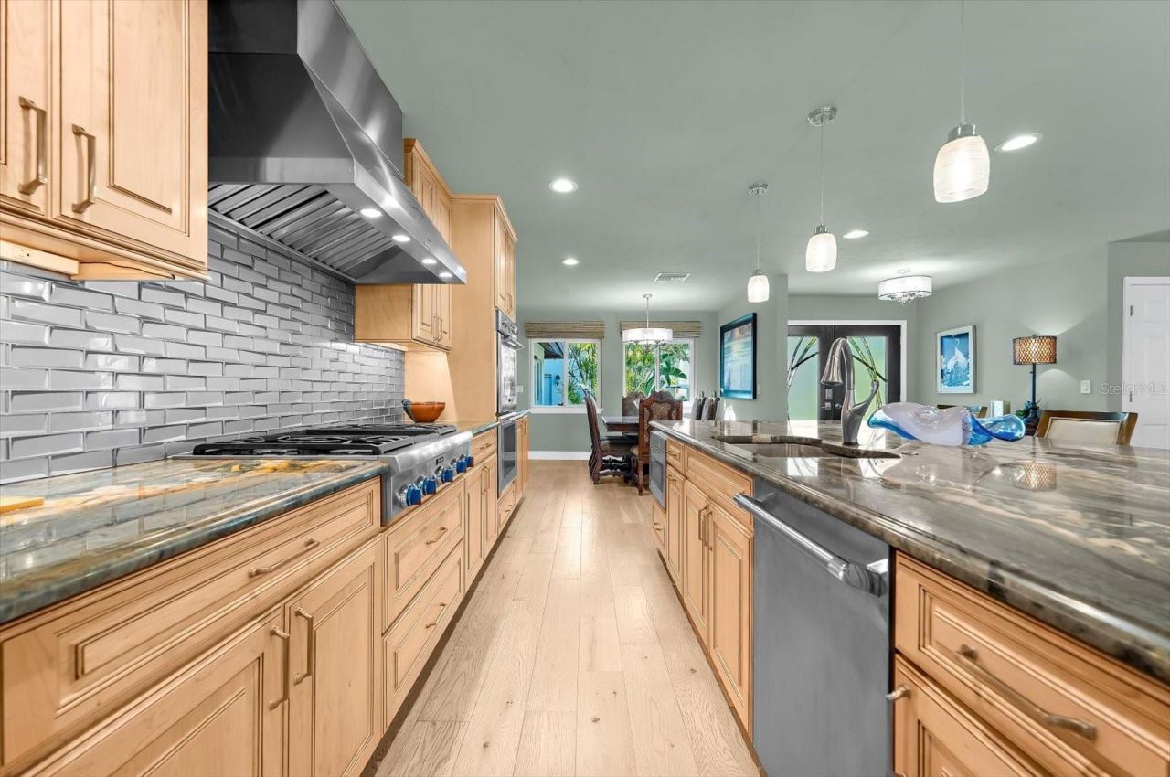 4817 Ocean Boulevard, Sarasota, FL 34242 Photo